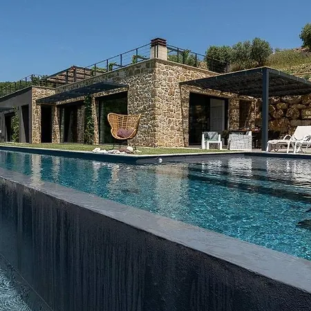 Villa Villa! Luxe , Heated Pool And Rooftop !